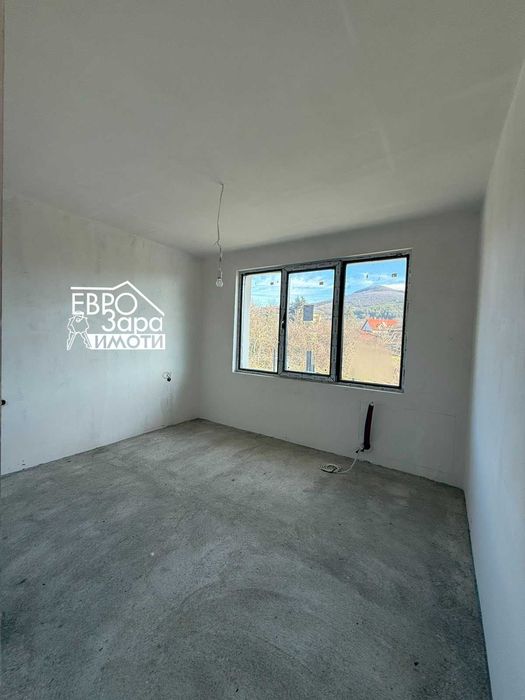 УНИКАЛНА новопостроена КЪЩА в село Змейово