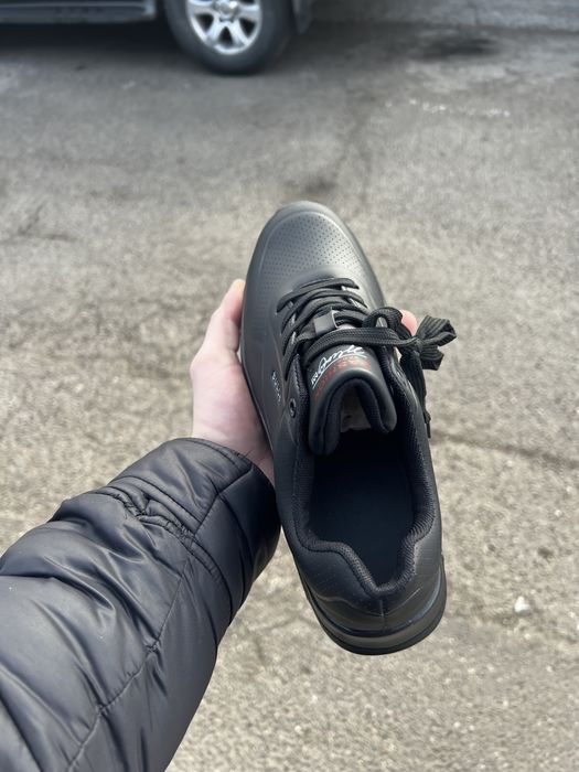 Vand adidasi, pret 100 LEI!