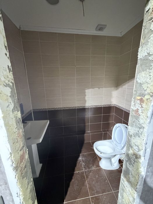 Отдам бесплатно кафель ламинат и прочие