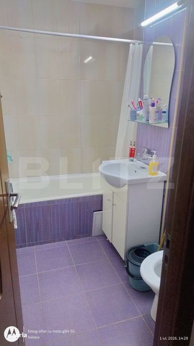 Apartament decomandat cu 3 camere, 67 mp, 2 bai si 2 balcoane inchise