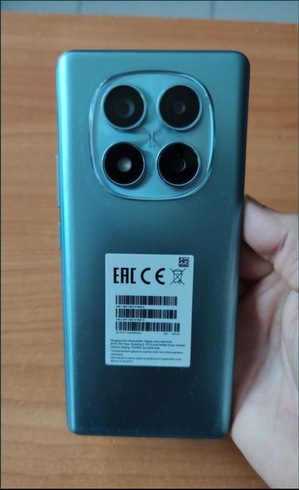Redmi note 14pro 12/256gb ideal ochilmagan usta kurmagan aybi yuq toza