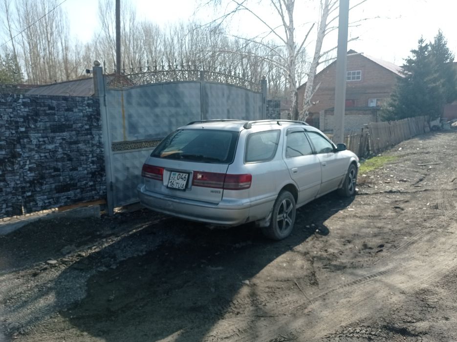 Продам машину  Марк 2 куалис