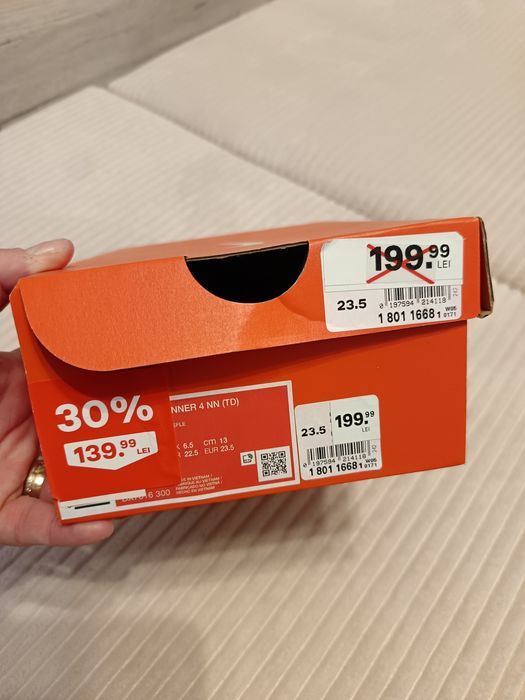 adidasi nike noi marimea 22-23 pentru copii