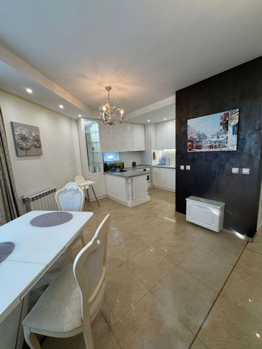 Тристаен апартамент в ж.к. Студентски град.