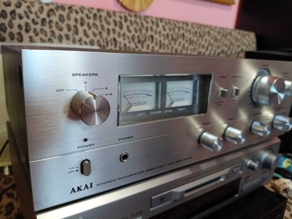 Akai AM-2450 amplificator stereo