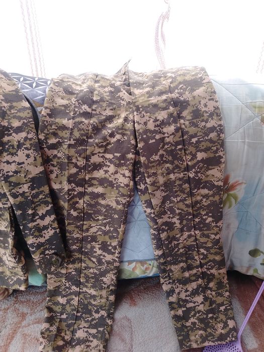 Продам военую форму 48го размера