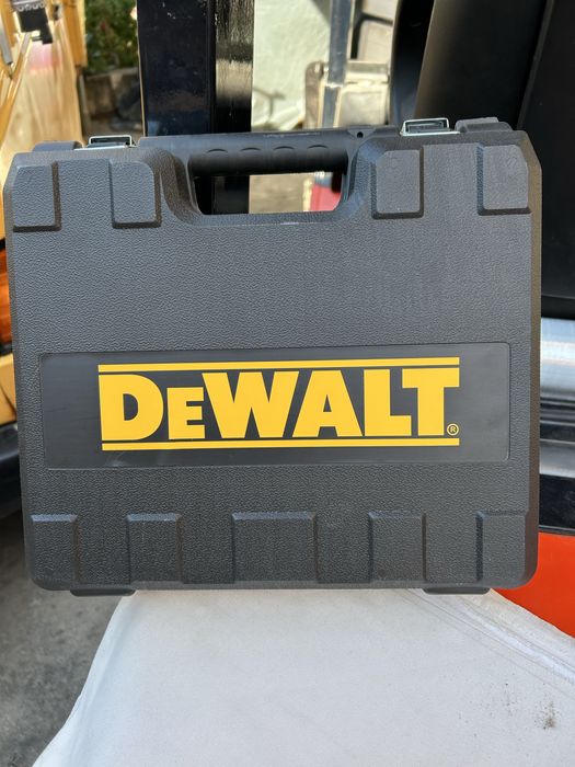 Комплект DeWALT винтоверт