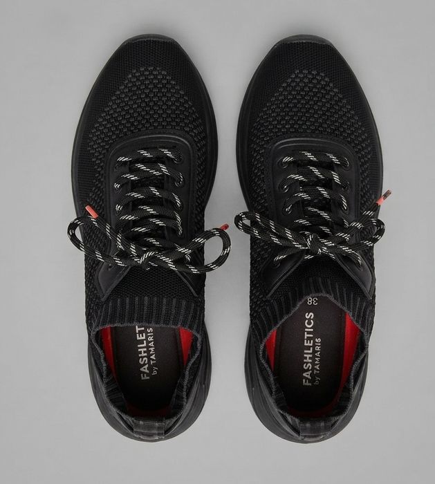 Продам женские кроссовки Tamaris