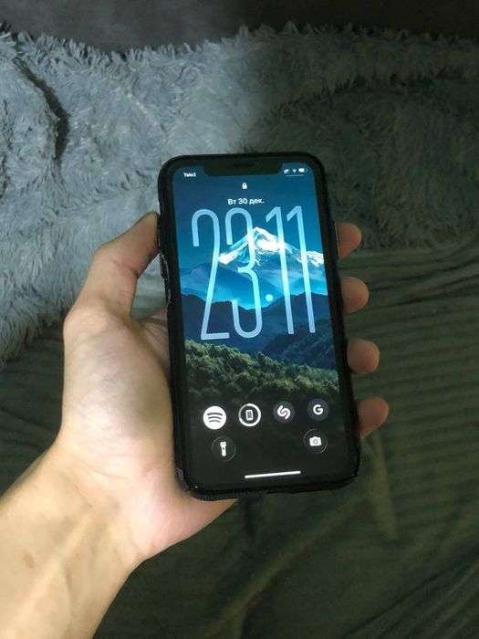 Продам айфон 11 128