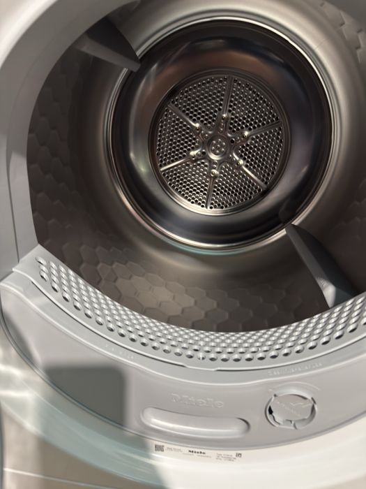 Сушилня Miele TWC640WP