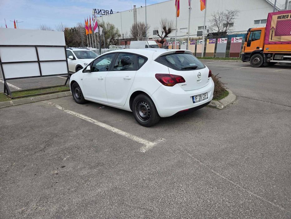 Opel Astra J Cosmo 2010 Hatch • 1.7 CDTI 125CP • Manual • AFL Bi-Xenon