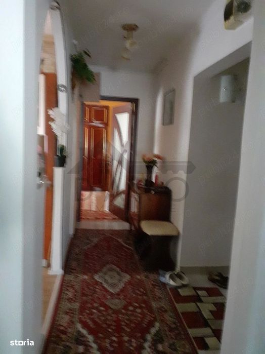 Apartament cu 3 camere de vanzare