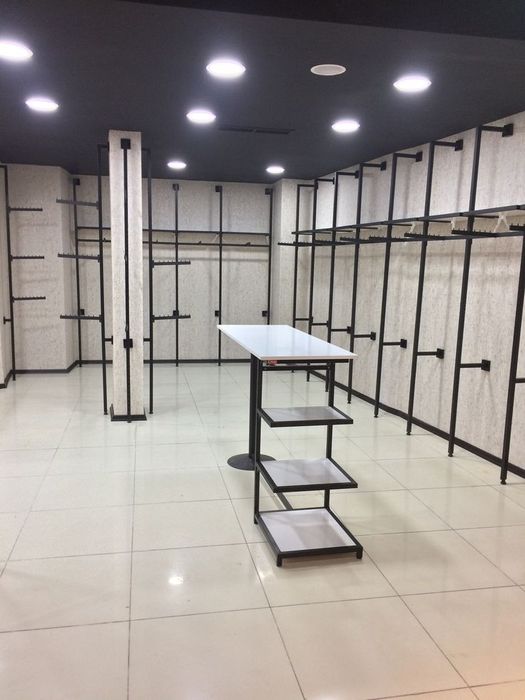 Vitrina dlya magazin