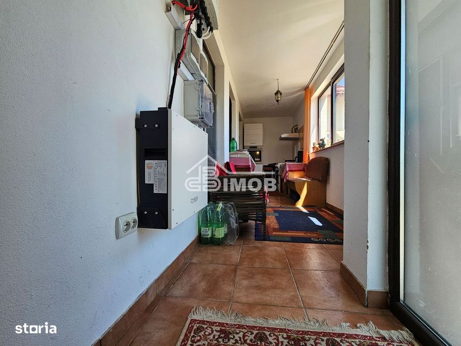 Casă eficientă energetic, cu panouri solare, într-o zonă liniștită – S