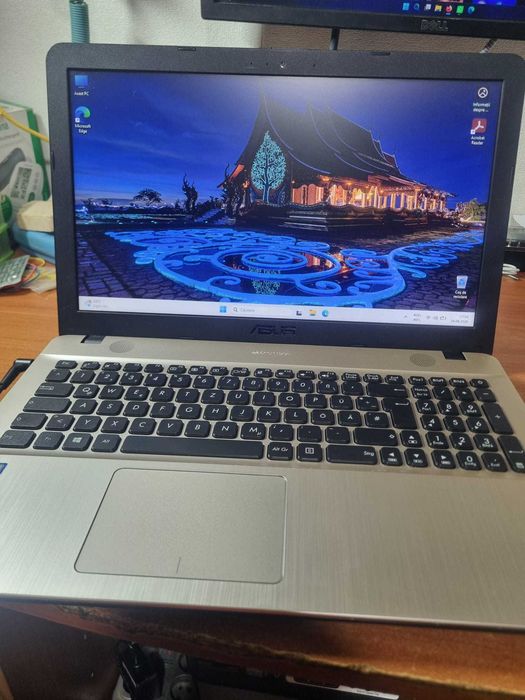 Vand Laptop Asus X541U