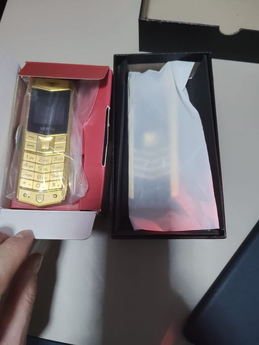 Telefoane de vânzare Vertu Ferrari