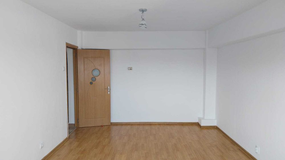 Vând apartament cu 2 camere, zonă centrală