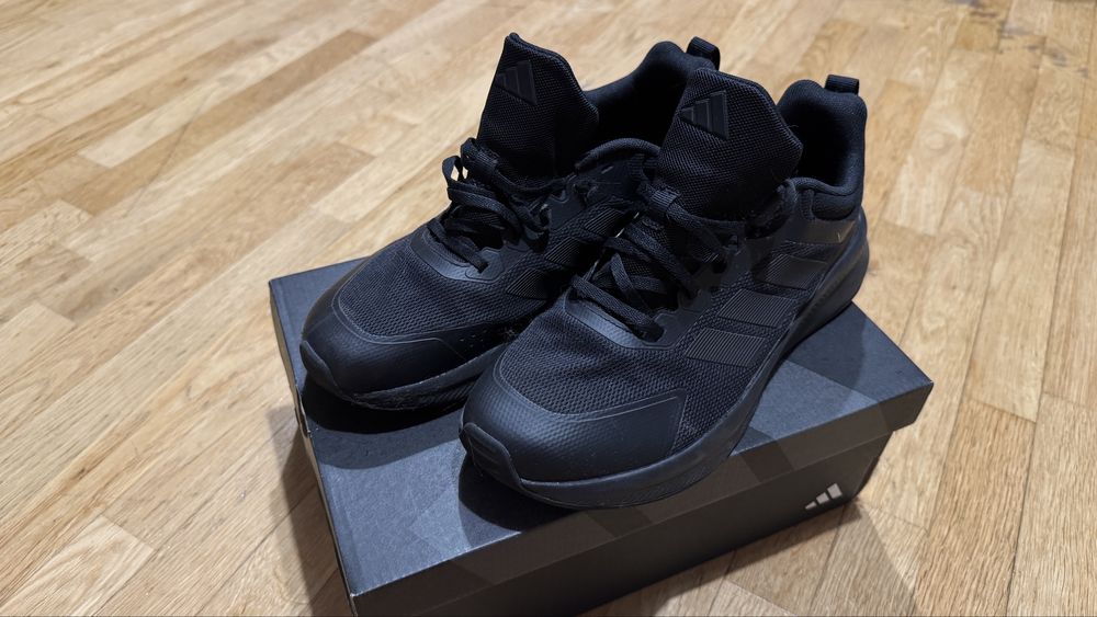 Кроссовки Adidas 40