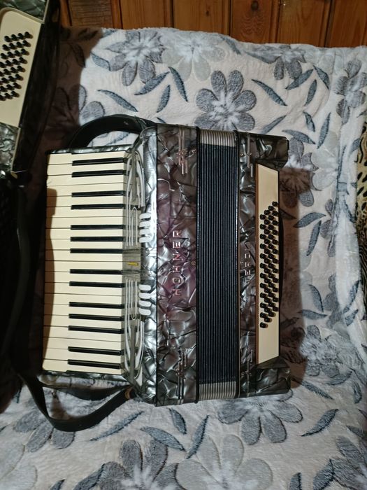 Acordeon Hohner 80 de basi
