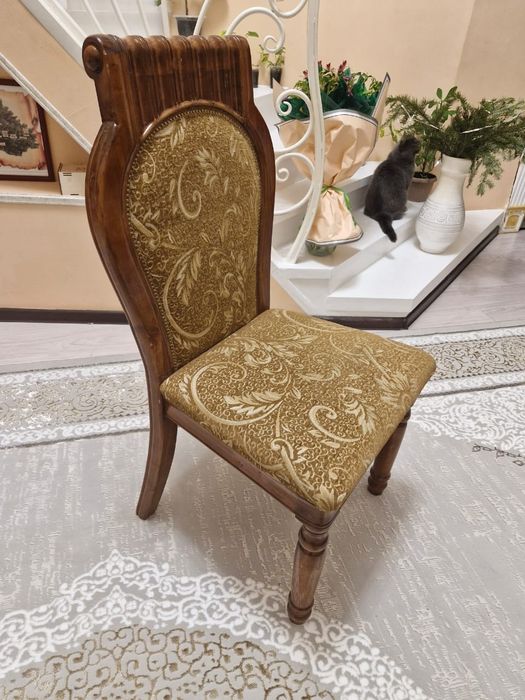 Продаю стол из чистого дерева