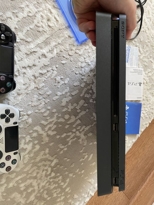 Sony Playstation 4 slim