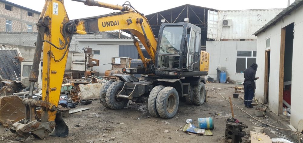 Hyundai 1400 yili 2004 holati yaxshi