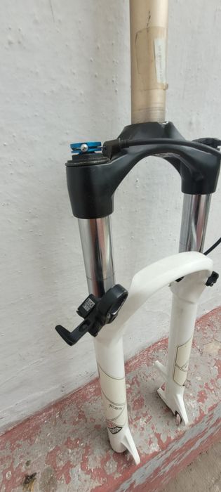 Вилка Rock shox XC 30 TK