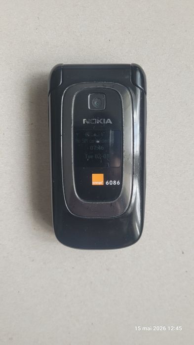 Vând Telefon NOKIA model 6086, cu clapetă