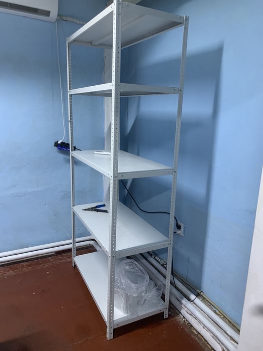 Продам стелажи столы