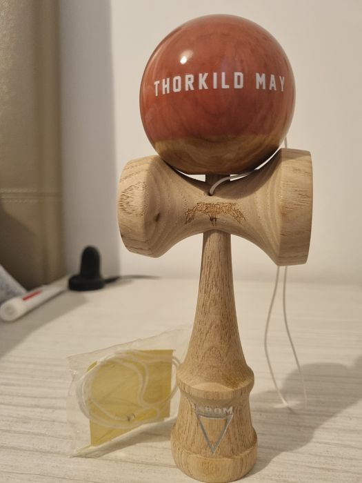 Kendama krom nou