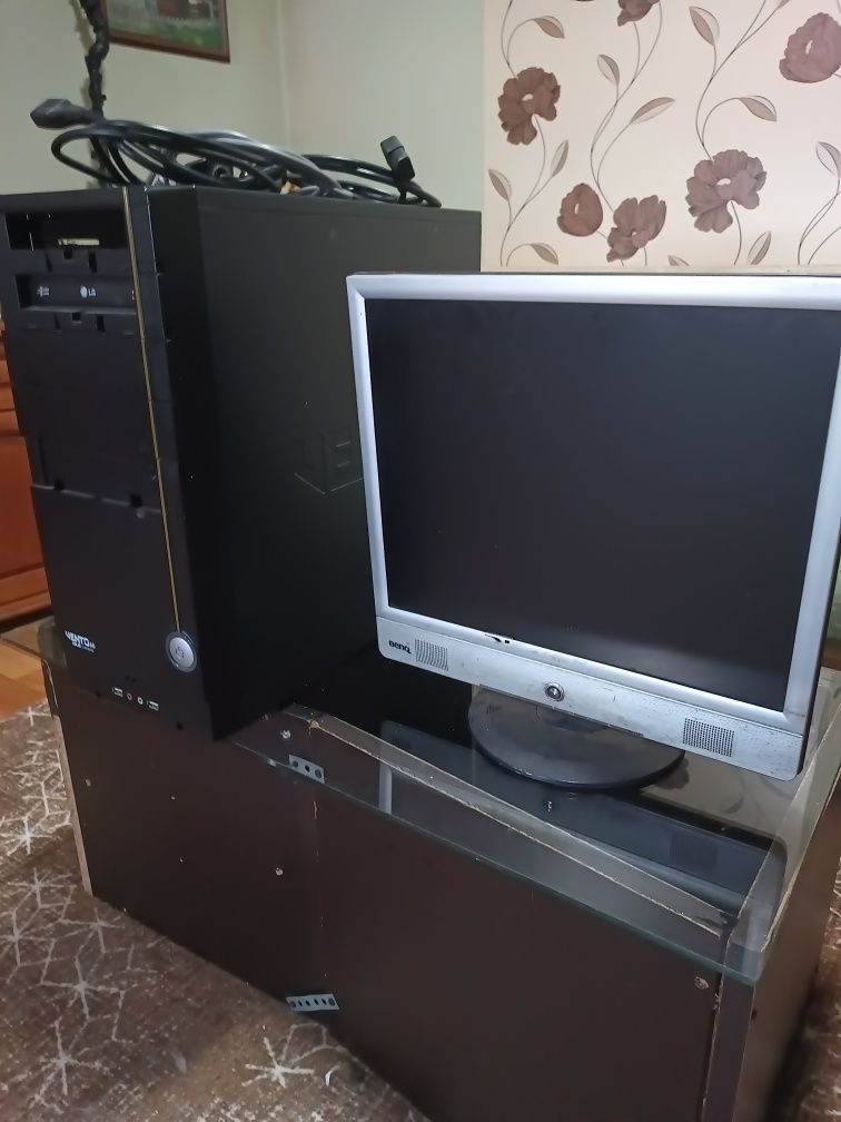 Компютър с монитор гр. Айтос • OLX.bg