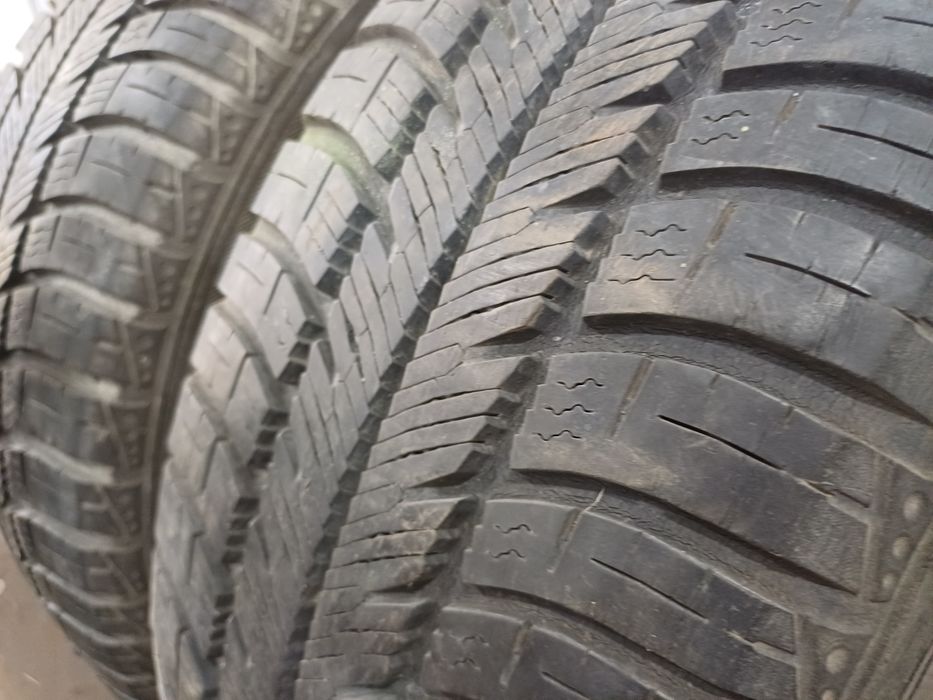 Шины 205/60 R15 Goodyear пара.