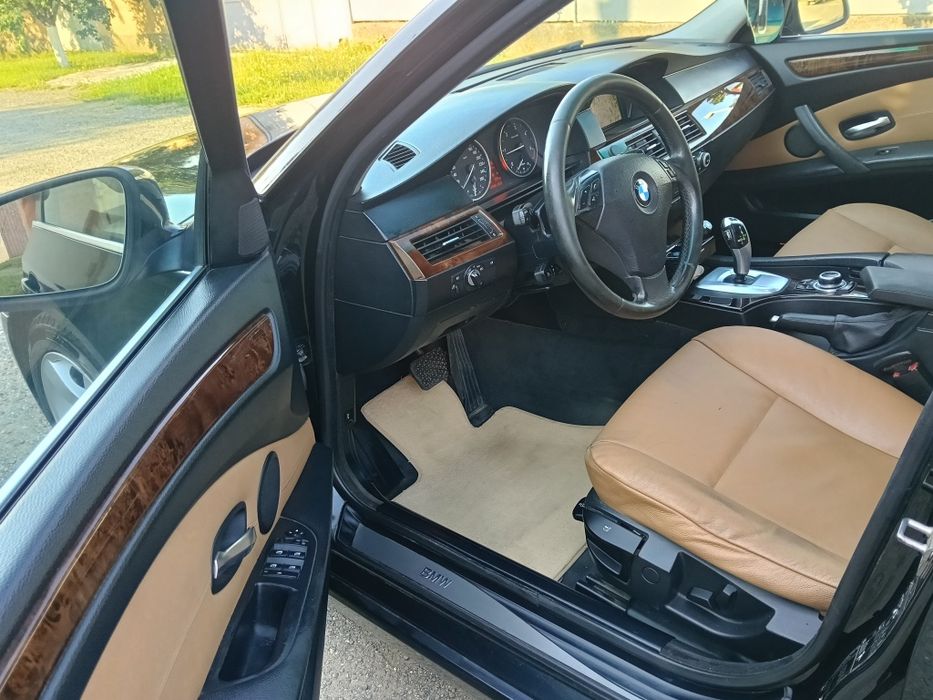 BMW 5 Series 2010 — imagine 4