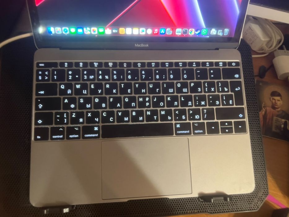 Продам MacBook 2017 A1534