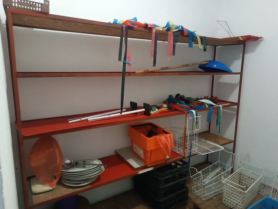 Продавам рафтове на брой