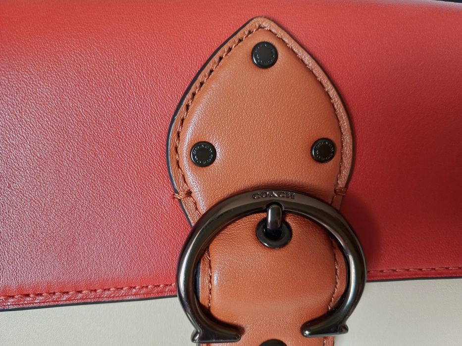 Малка чанта Coach