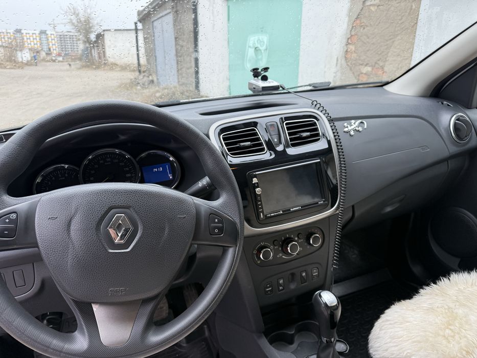 Продам автомобиль Рено Логан