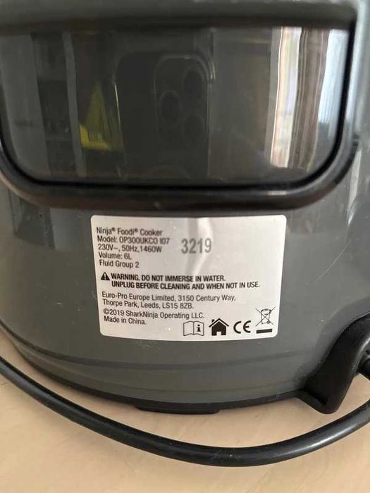 Ninja Foodi OP300UK – multicooker 7‑în‑1 + capac presiune, stare excelentă