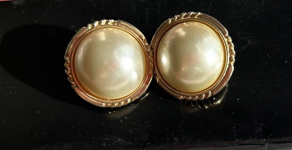 Пръстени и висулки за врат, обеци