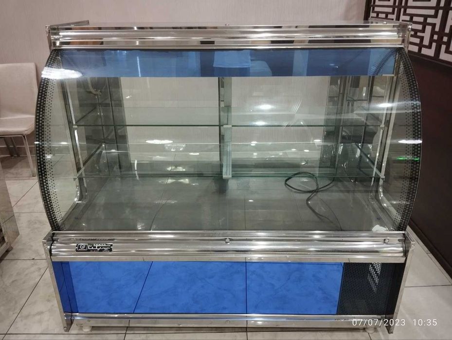 Холодильники для напитков,сладостей,колбас.