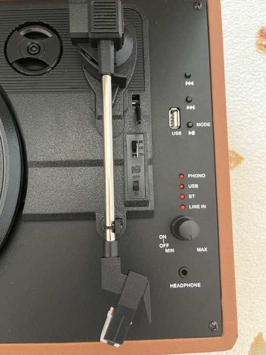 Виниловый проигрыватель