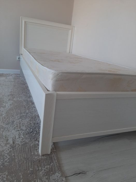 Продаётся односпальная кровать