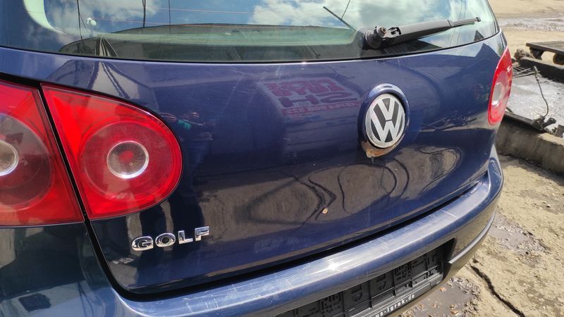 Hayon Haion Portbagaj Dezechipat cu Luneta Geam Sticla VW Golf 5 Hatchback 2004 - 2008 Culoare LA5G