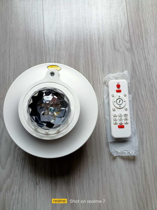 Детски прожектор звездно небе планетариум с блутут колона