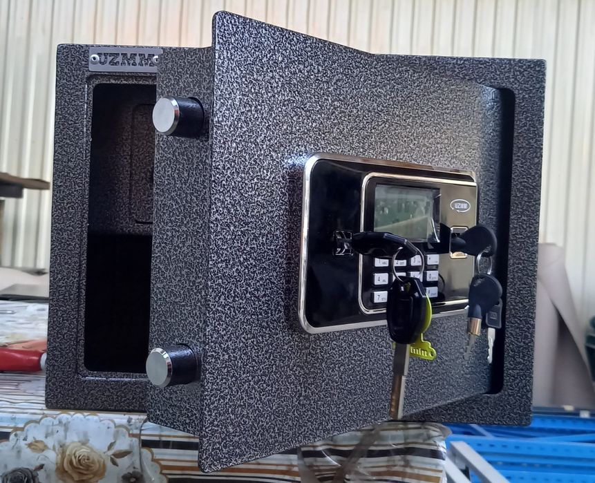 Сейф электронно цифровым замком SKZ30-40-30UZMM