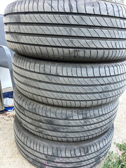 215 65 17 Michelin primacy 4 vara dot 2022