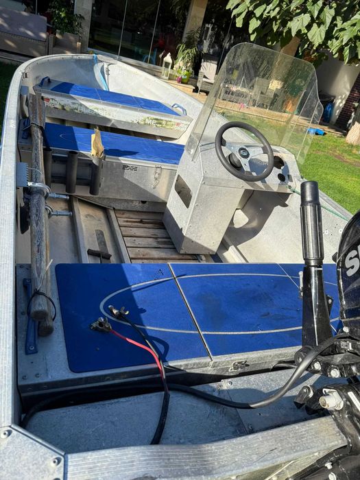 Barca aluminiu Linder 400 Sportsman cu peridoc