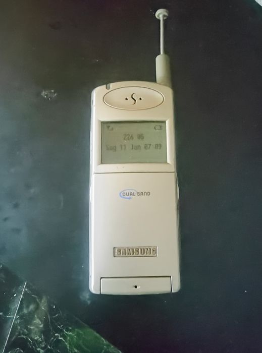 Samsung f2400 ( decodat)