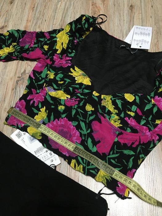 Bluza Zara cu imprimeu floral