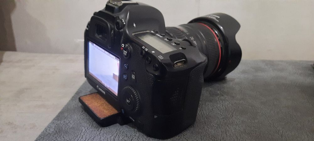 Canon 6D sotiladi